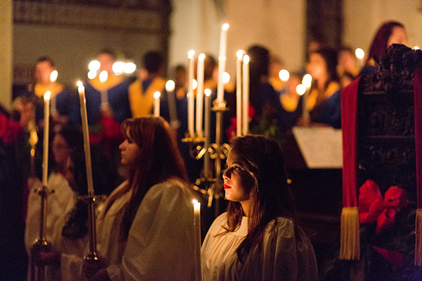 Christmas Vespers’ beautiful, candlelit services are a Rollins tradition with a rich history that stretches back to 1933.