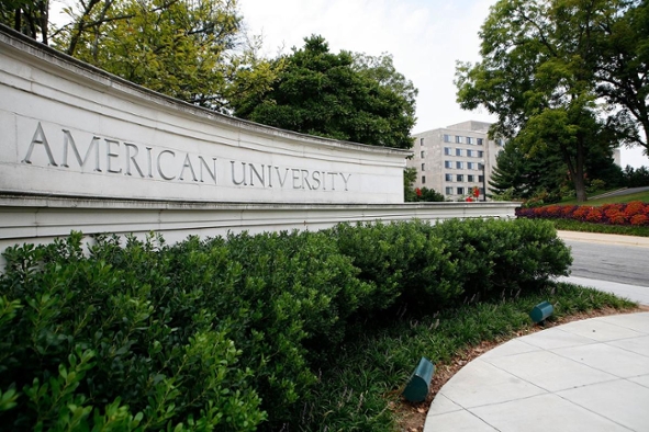 This competitive program at American University lets students intern in Washington D.C. while taking seminars with guest speakers from the realms of politics, law, international business, journalism, economic policy, peace and conflict resolution, and more. This program is excellent for students in international relations and political science.